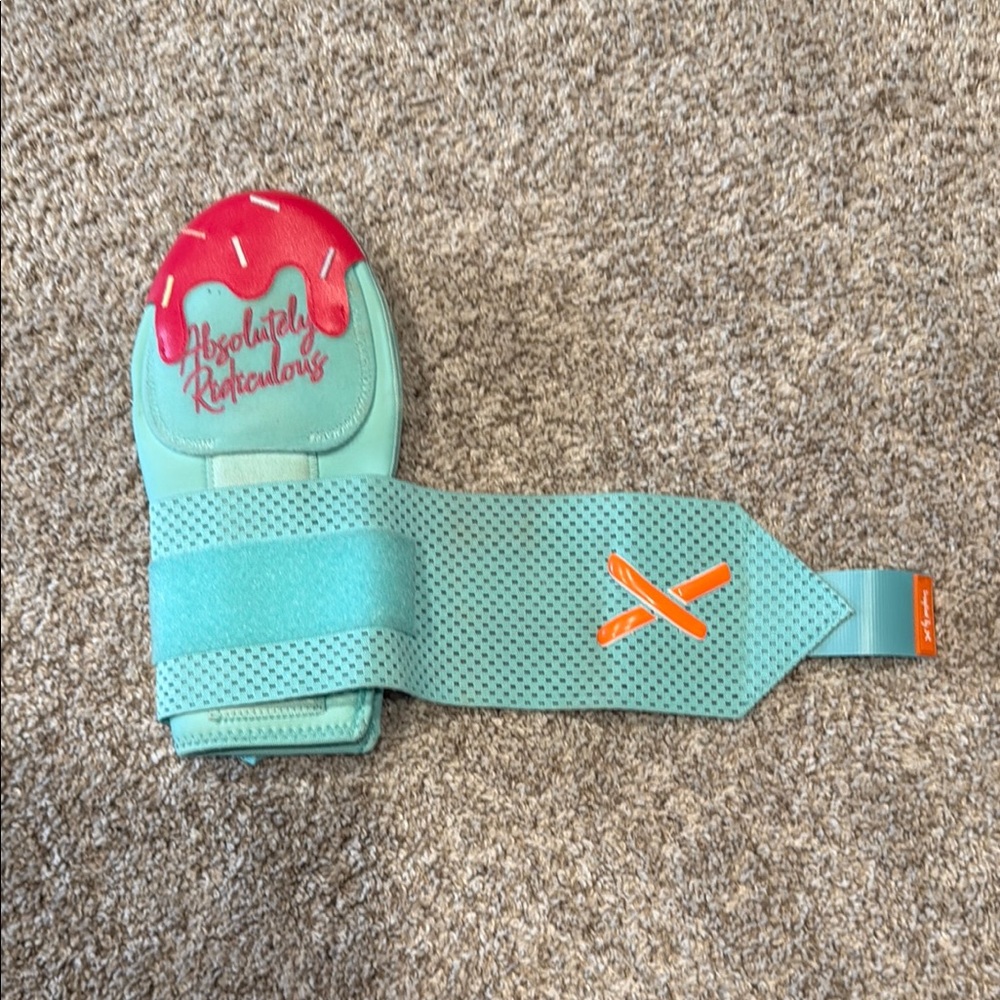 ARIA Miami Ice Sliding Mitt - sold out style!